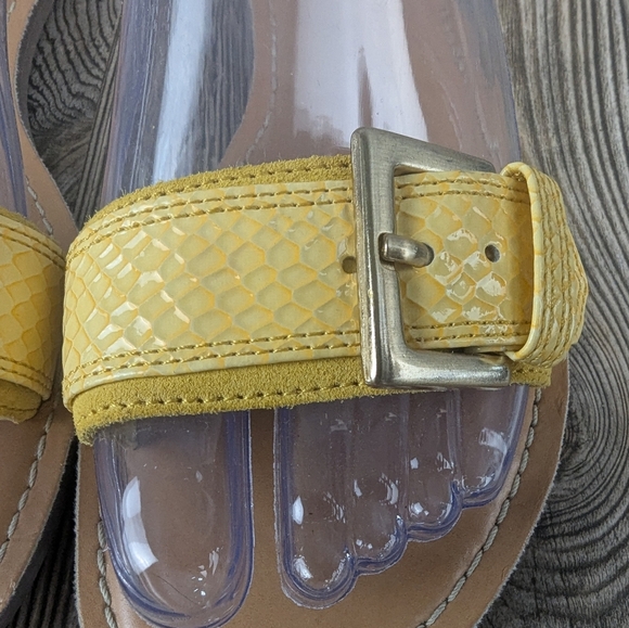Ann Taylor Loft Yellow Slides Size 6 - Picture 3 of 11